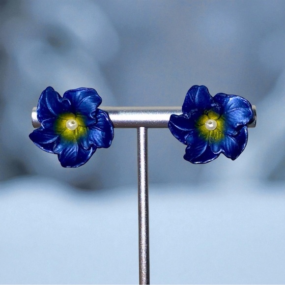 Unknown Jewelry - Navy Floral Stud Earrings